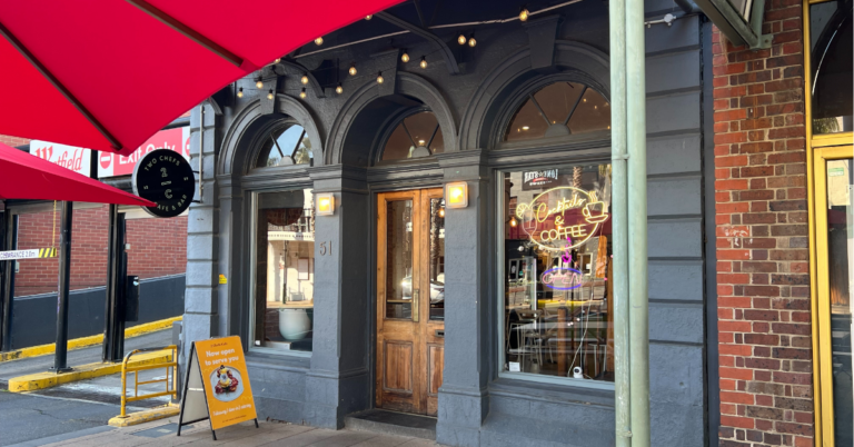 2 Chefs Cafe and Bar