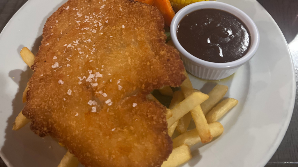 Barwon Club Schnitzel: Bigger Than I Bargained For